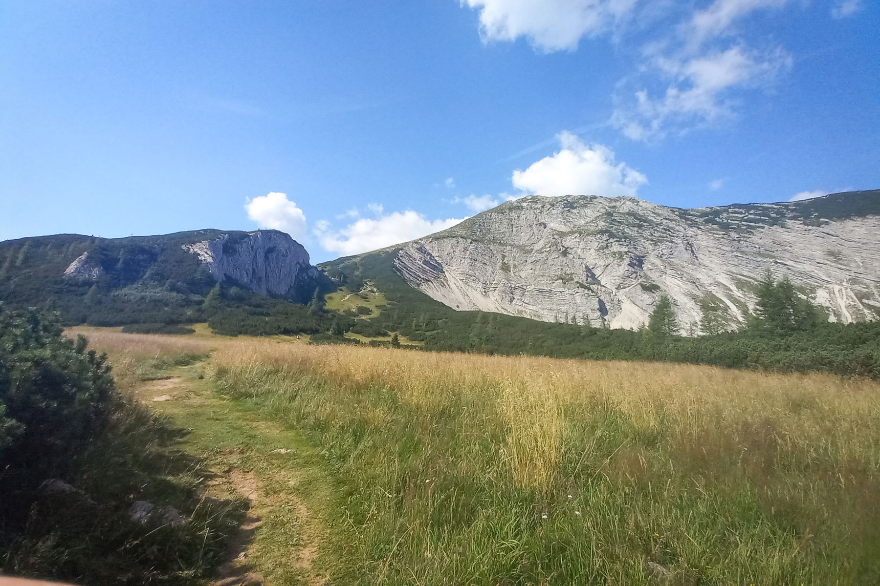 Erster Blick zur Roten Wand. Foto: Martina Friesenbichler
