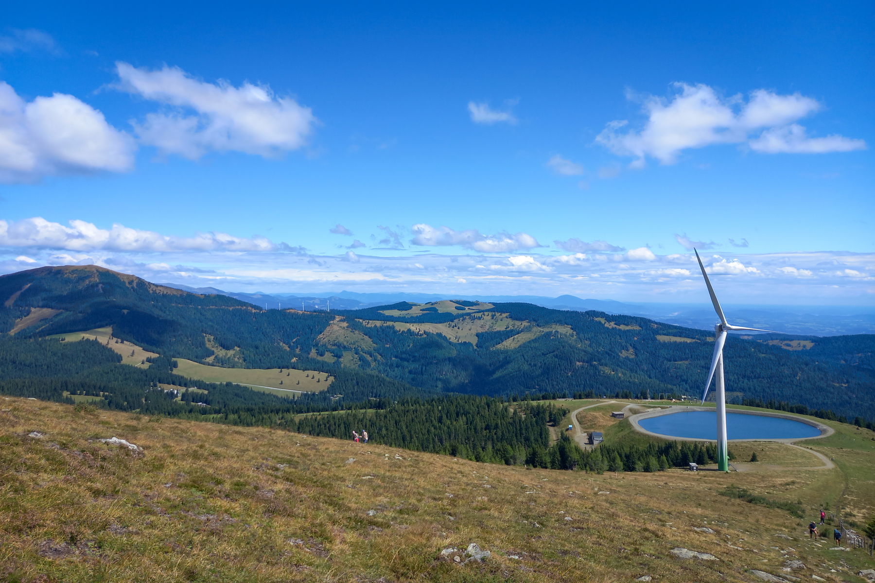 Blick über dem Speicherteich Richtung Altes Almhaus und Rappold. Foto: Martina Friesenbichler