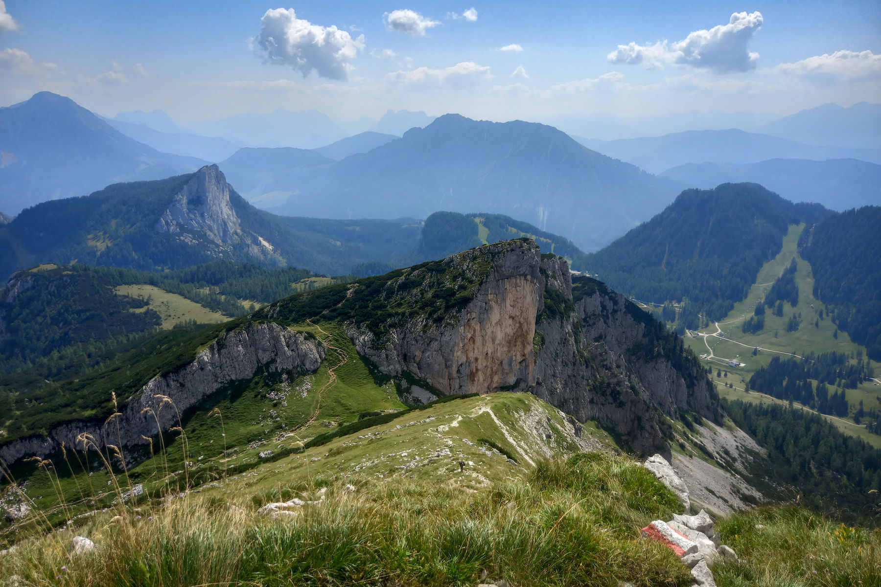 Rote Wand von oben. Foto: Martina Friesenbichler