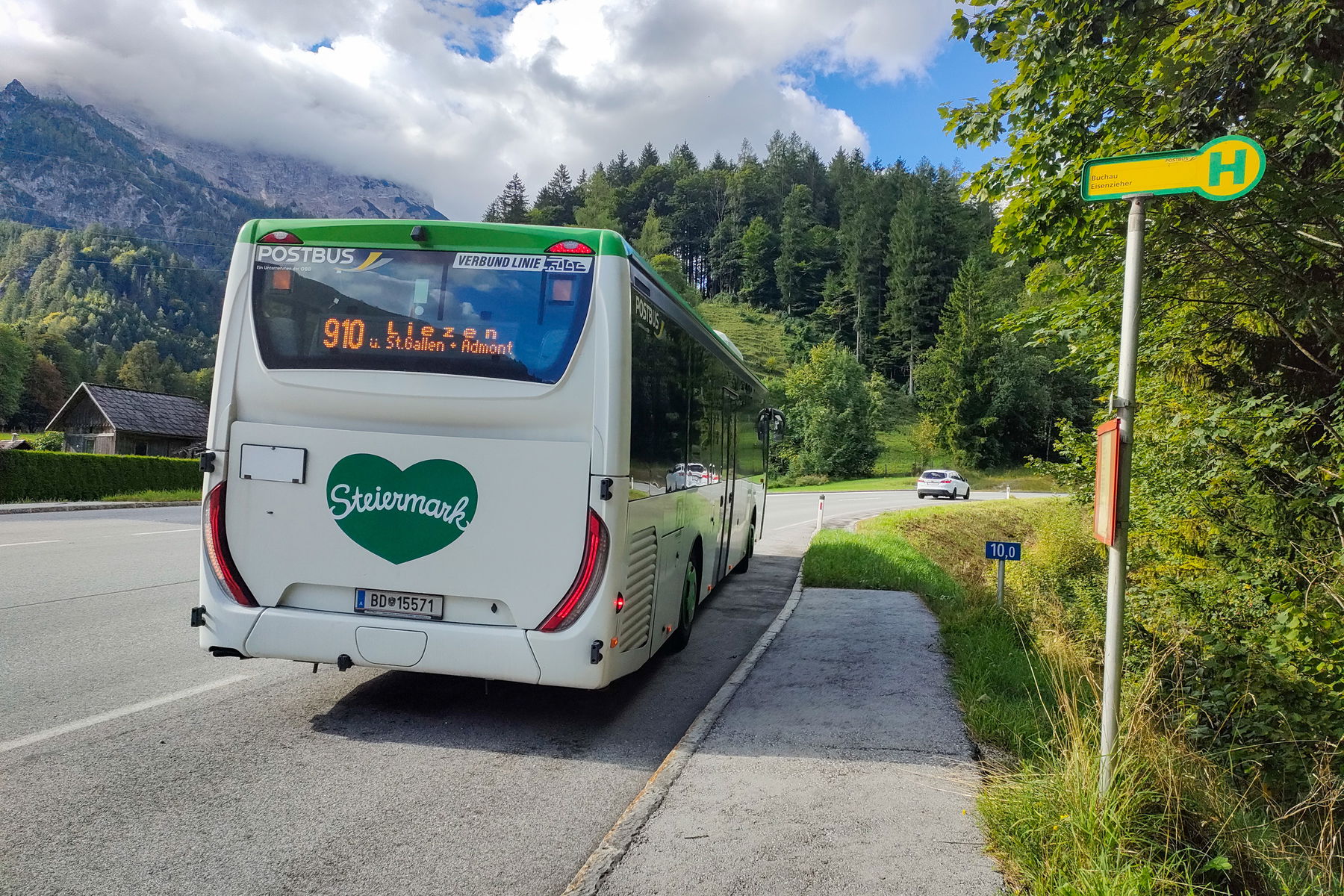 Auch die Buslinie 910 hat ein Herz – ein grünes sogar! Foto: Manfred Hinteregger