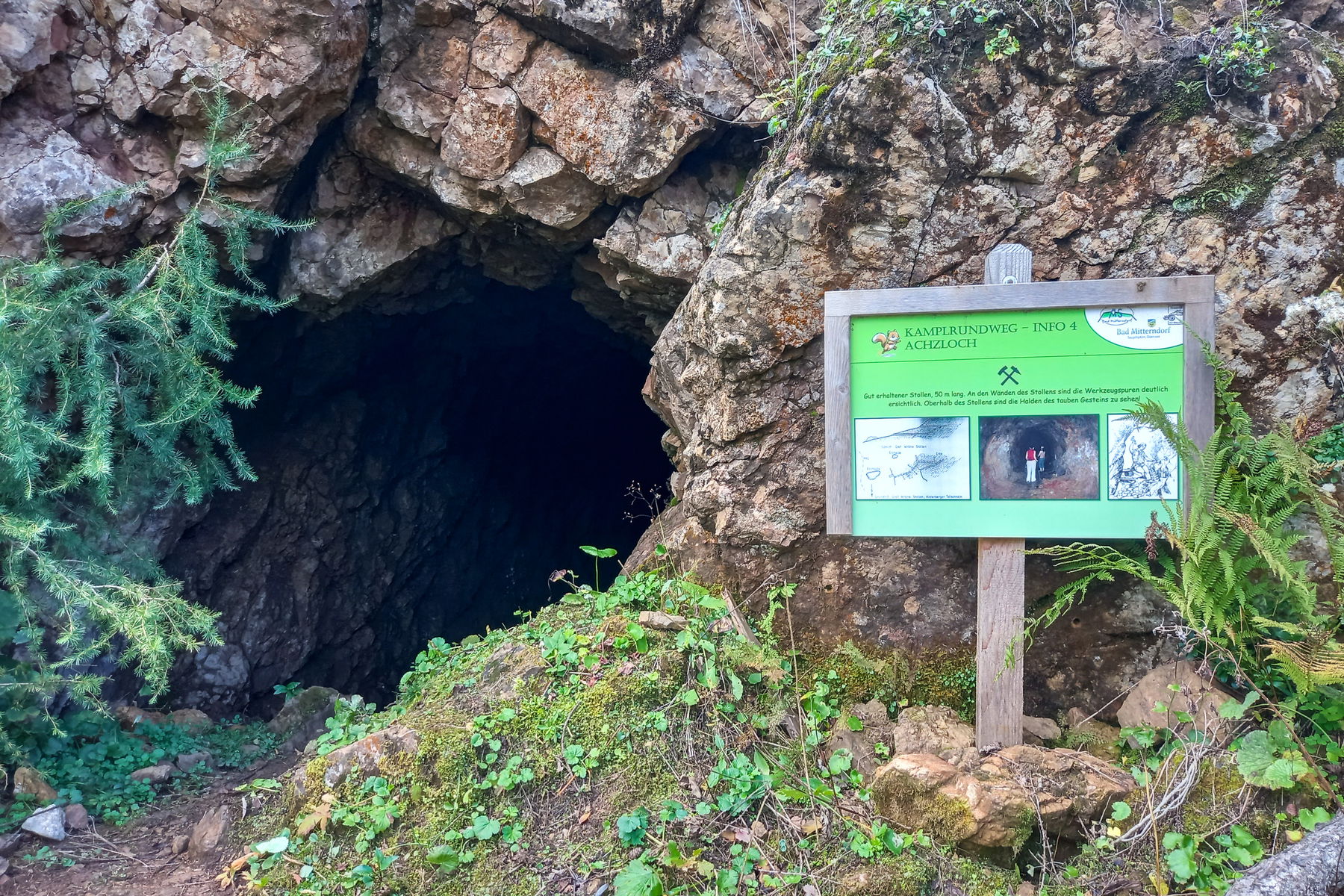 Achzstollen; Achzhaufen. Fotos: Martina Friesenbichler