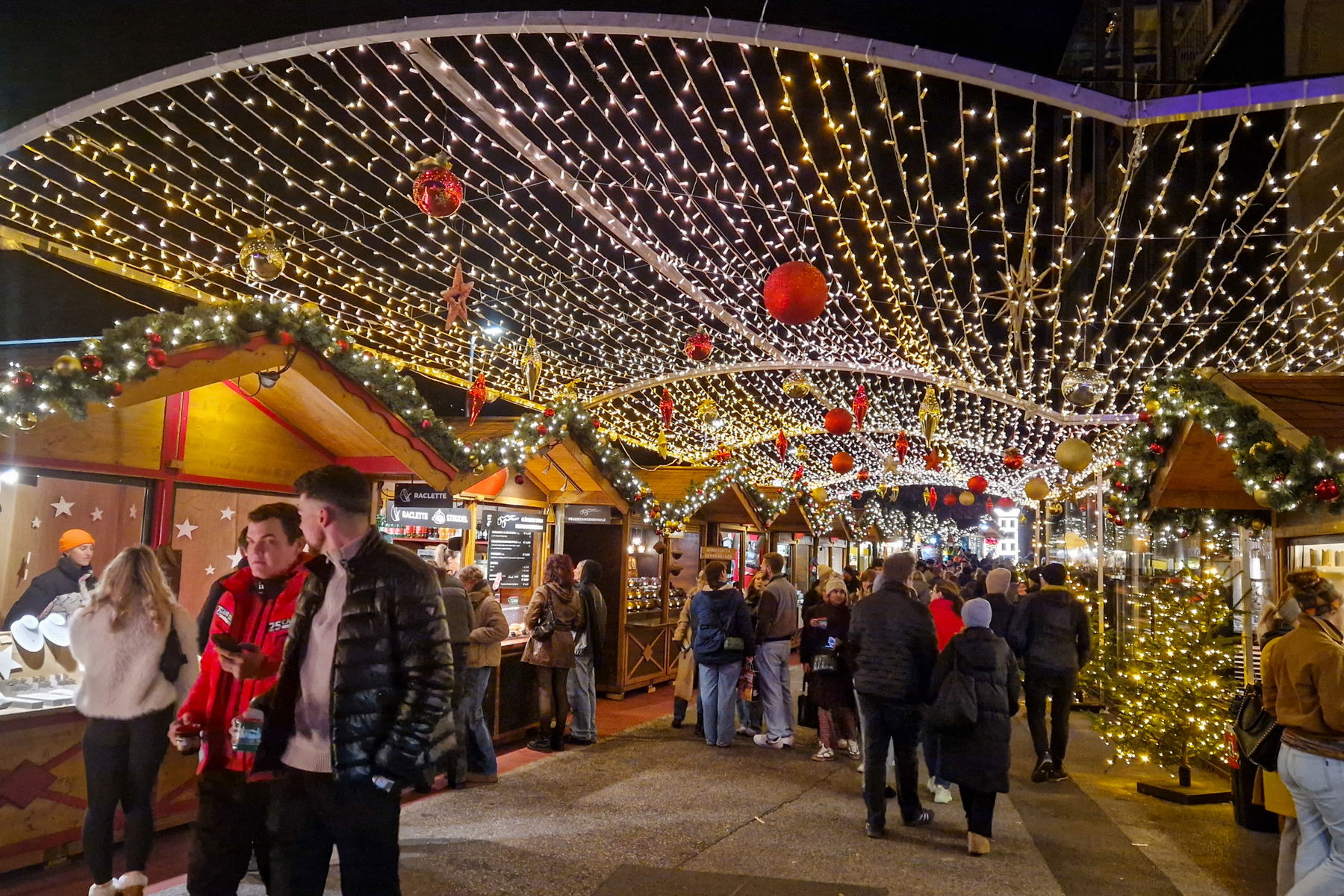 Weihnachtsmarkt am Innsbrucker Marktplatz. Foto: Markus Büchler