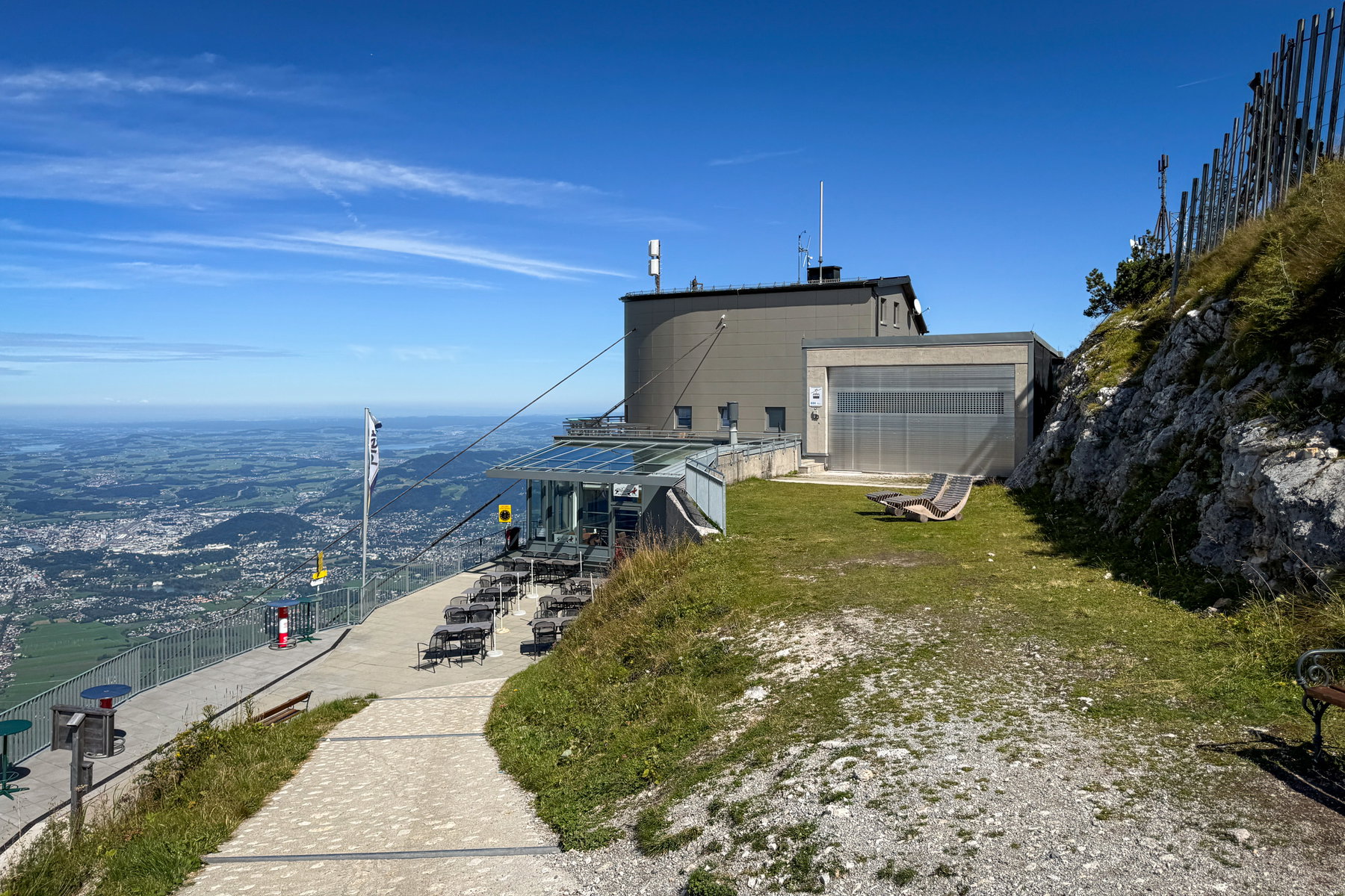 Bergstation der Untersbegbahn, kein Mensch weit und breit, Revision. Foto: Bernhard Walle