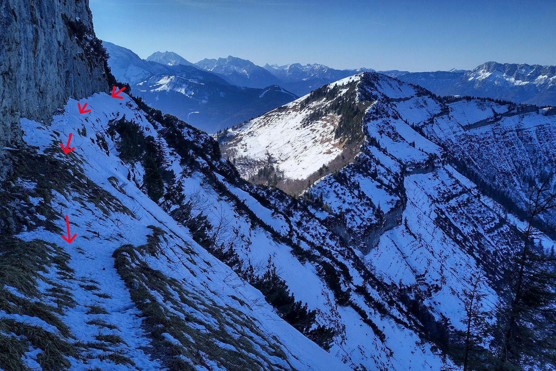 Die NW-Seite im Rückblick. Foto: Karl Plohovich