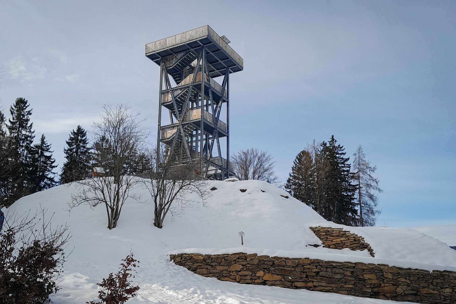 Winterwanderung von Schwanberg auf die Aussichtswarte und über Schloss Limberg wieder zurück