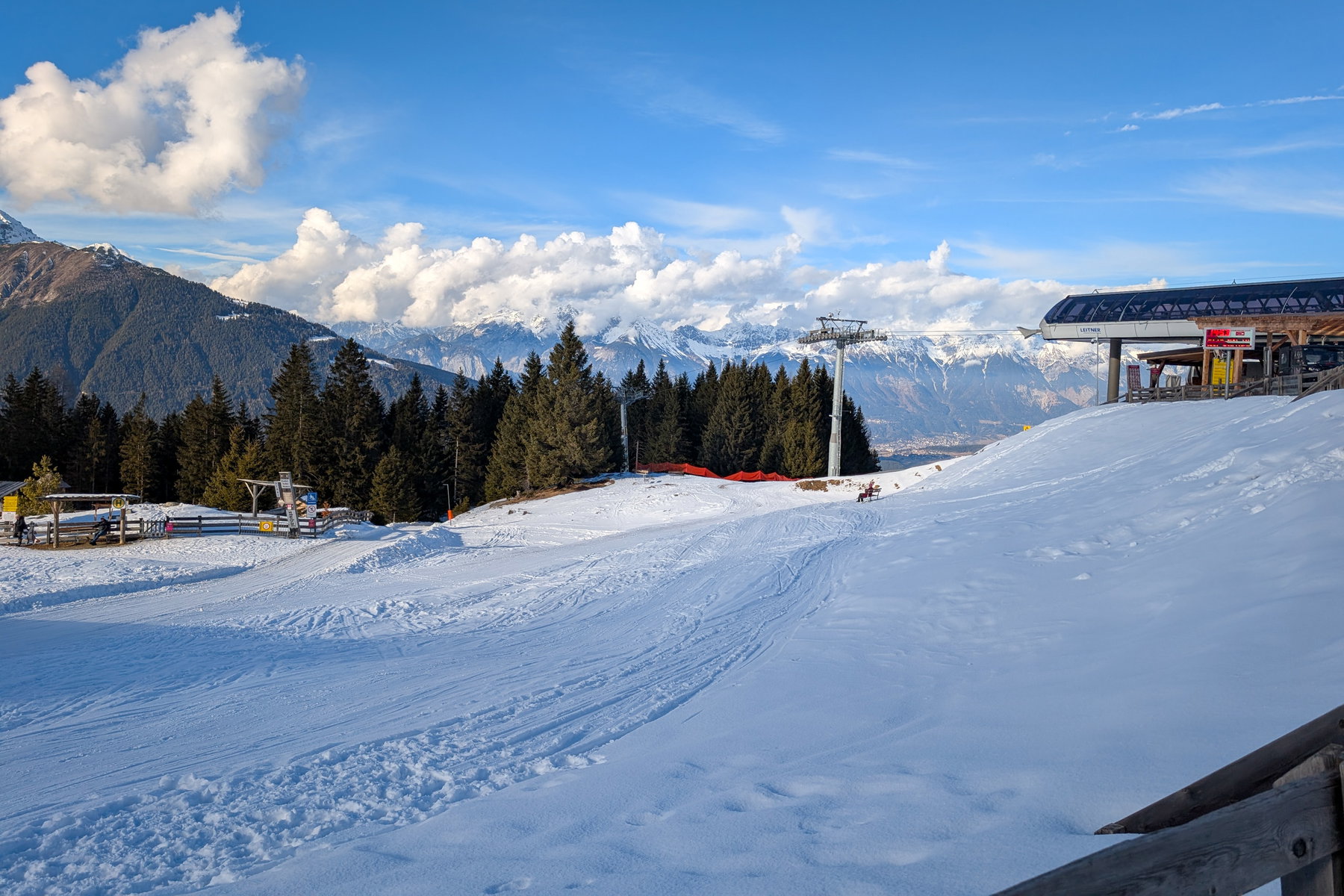 Start bei der Bergstation der Serlesbahnen. Foto: Simon Widy