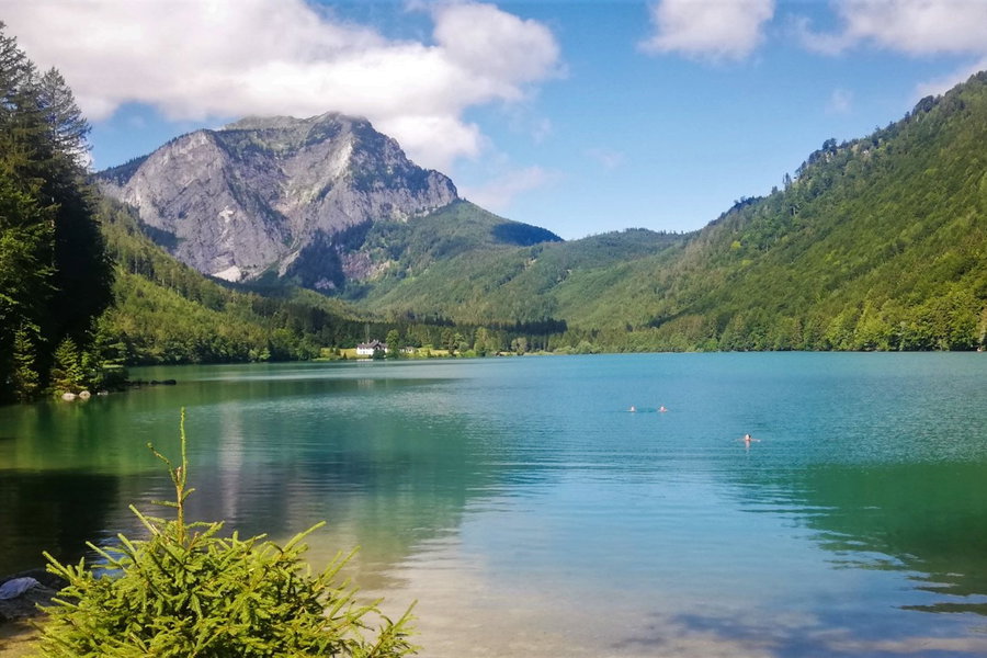 Ausgangspunkt: Vorderer Langbathsee. Foto: Sarah Stainer